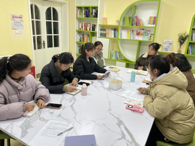 【新闻】教工总结大会_html_c1f7bd6.jpg