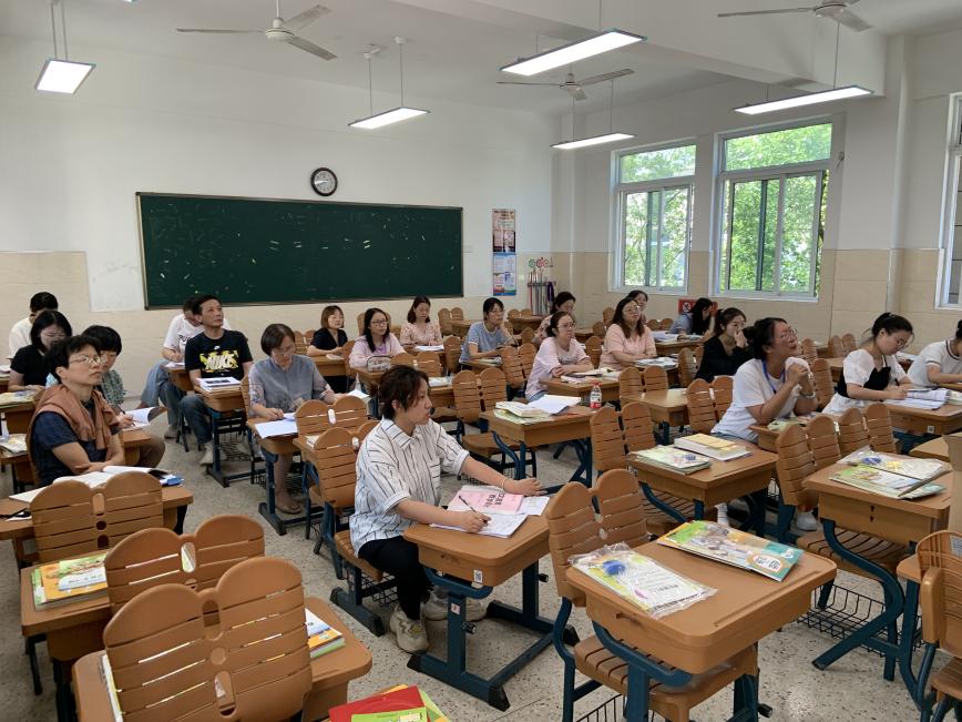 备课组会议_html_m7eba49c7.jpg