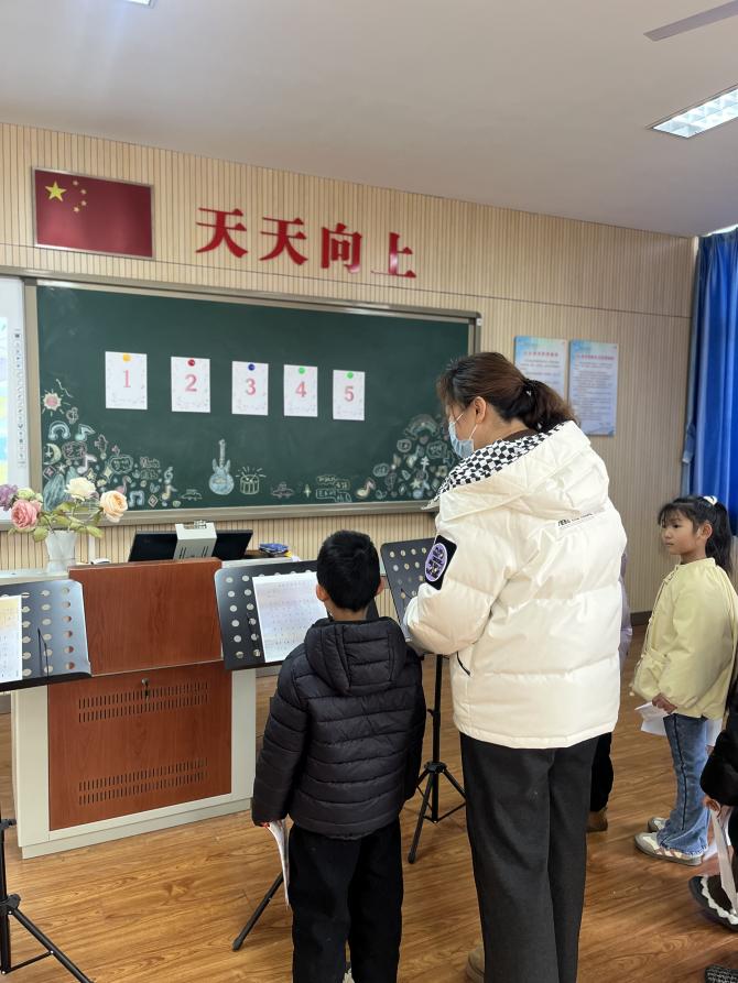 【正学丁三】灵蛇启智 精彩无“笔”—— 南京市丁家庄第三小学一、二年级无纸化测试活动_html_838700b.jpg