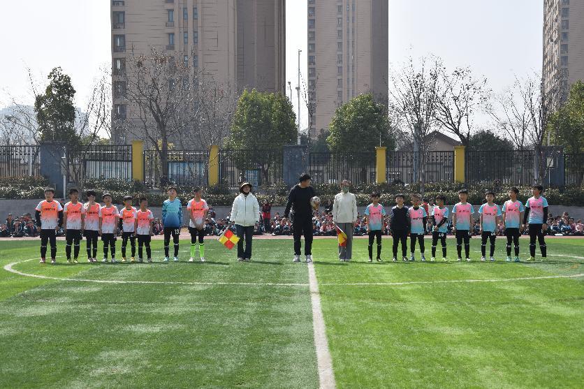 【正学丁三】“竞技绿茵，闪亮人生”——南京市丁家庄第三小学第三届校园足球春季联赛开幕式活动侧记_html_3e3a26d6.jpg