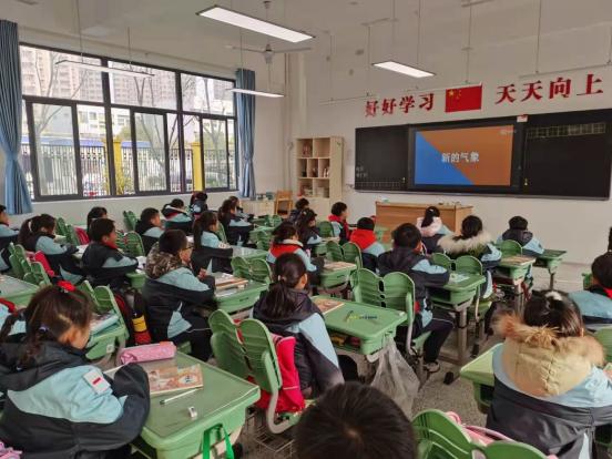2.13新学期开学典礼活动侧记_html_m28ca51ef.jpg