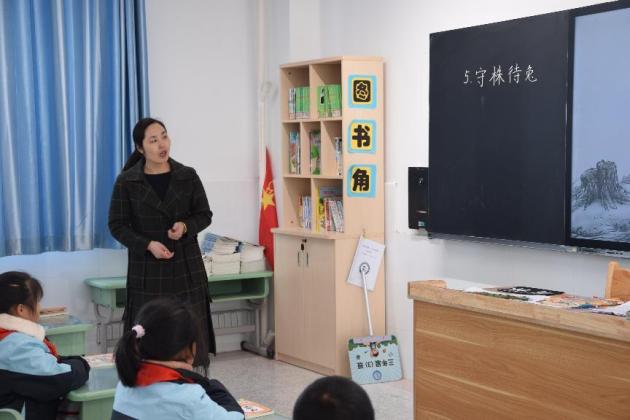 2.25栖霞区三月份中小学督学例会_html_5c8d85d7.jpg