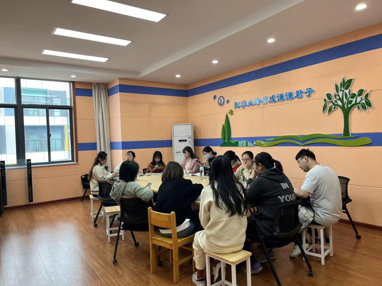 aieiui研讨课报道_html_50a57874.jpg