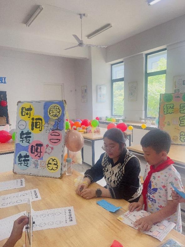 无纸化测评丁三小学活动侧记(新)_html_m13a23be3.jpg