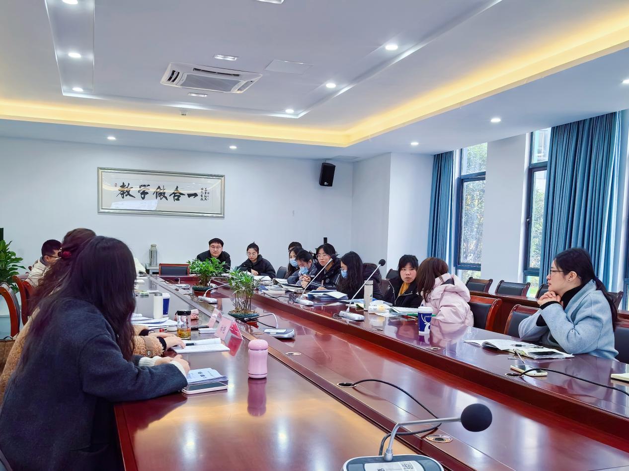 3.4区教研员陈新涛老师进校听课评课活动侧记_html_m6f406f00.jpg