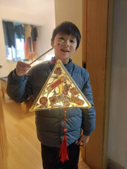 【正学丁三•德育】巧手做花灯，点亮新年梦——南京市丁家庄第三小学“我们的节日·春节”系列活动一_html_13543ab9.jpg