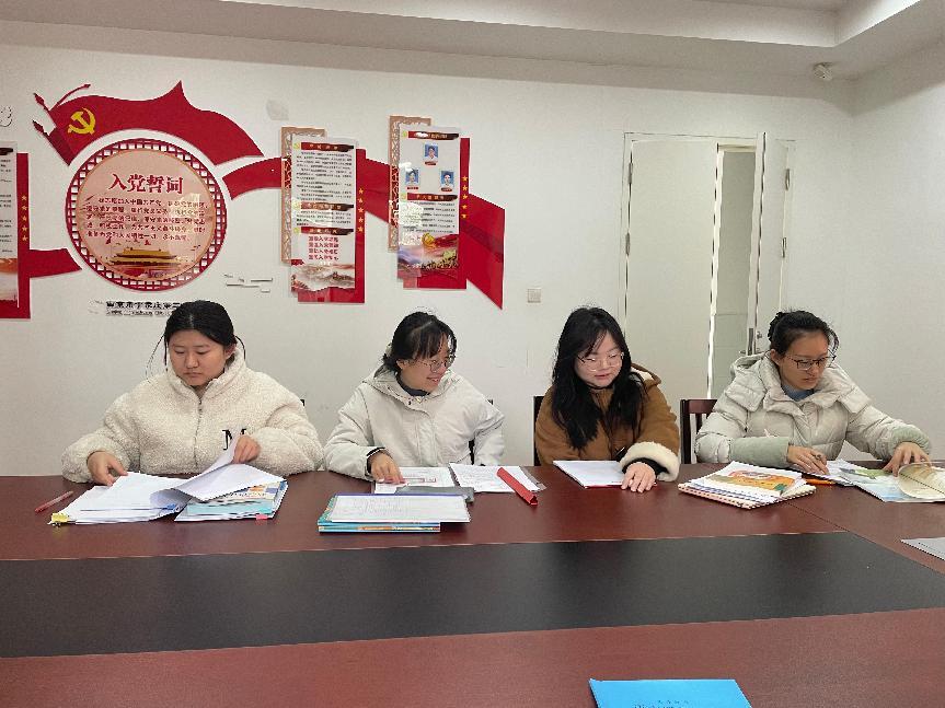 【正学丁三·教学】聚集体智慧 备精彩课堂—南京市丁家庄第三小学语文组第三次集体备课活动侧记(1)_html_5fa22212.jpg