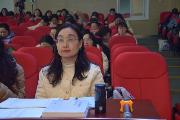 1_1_教材培训展新篇 质量分析促提升(1)_html_6df44ab5.jpg