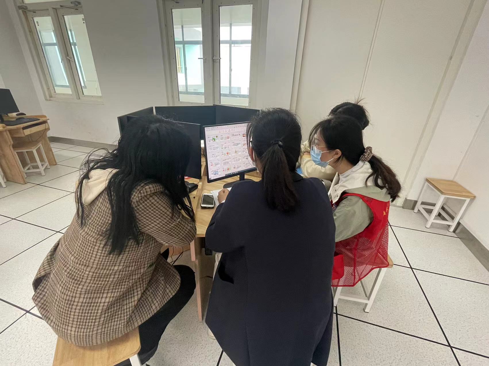【正学丁三·教学】“聚”集体智慧 “备”精彩课堂——南京市丁家庄第三小学语文组集体备课活动侧记_html_7cc7cd17.jpg
