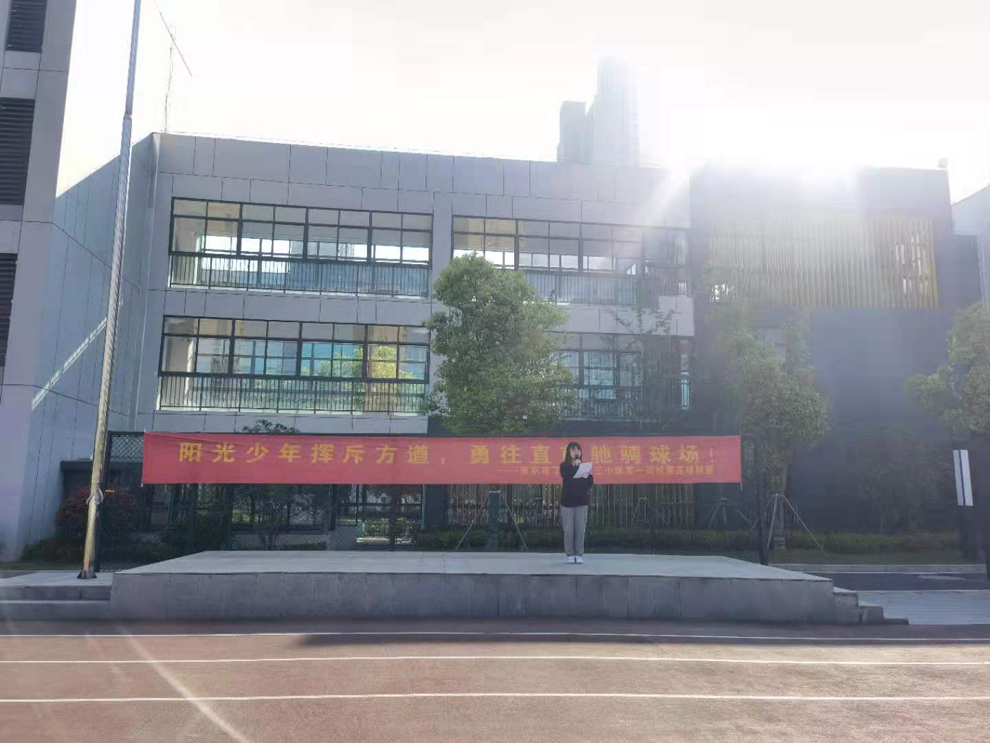 法在心中，照亮明天_html_1c3c879f.jpg