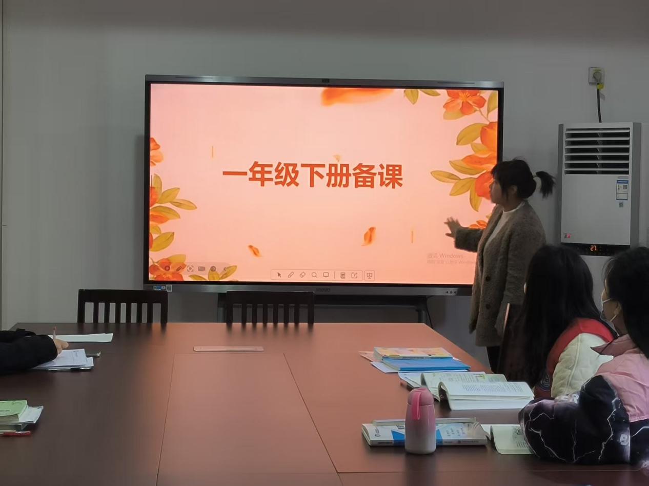 3.20数学组第六周集体备课活动侧记(1)(1)_html_cc504f0.jpg
