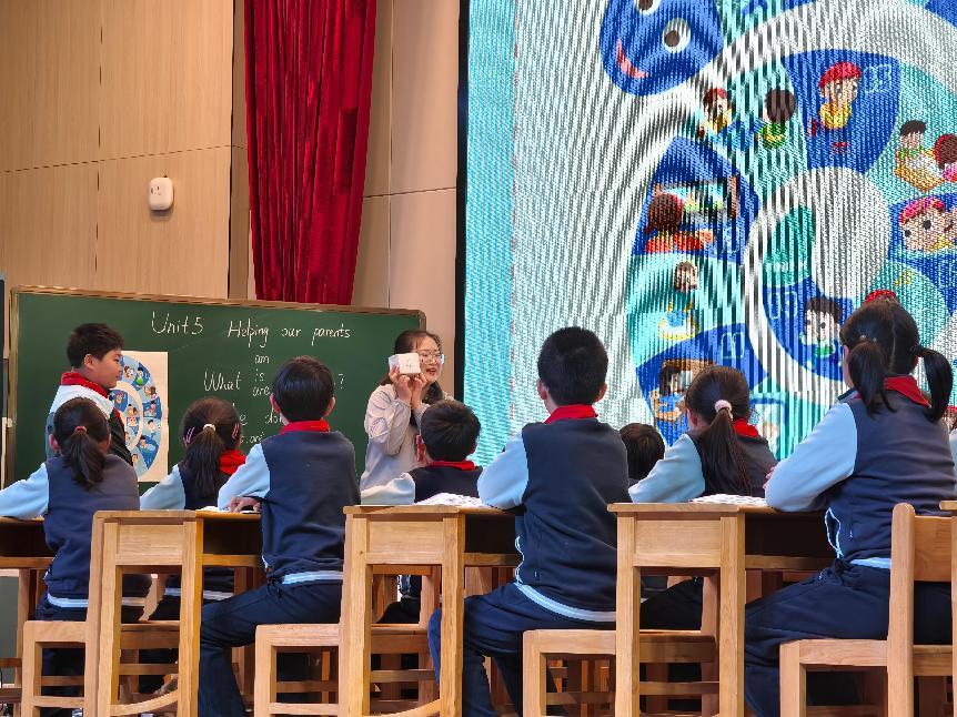 【正学丁三·教学】“本·真英语”教学主张实践——暨李巧玲名师工作室送教活动报道(1)_html_m4d6e8fa6.jpg