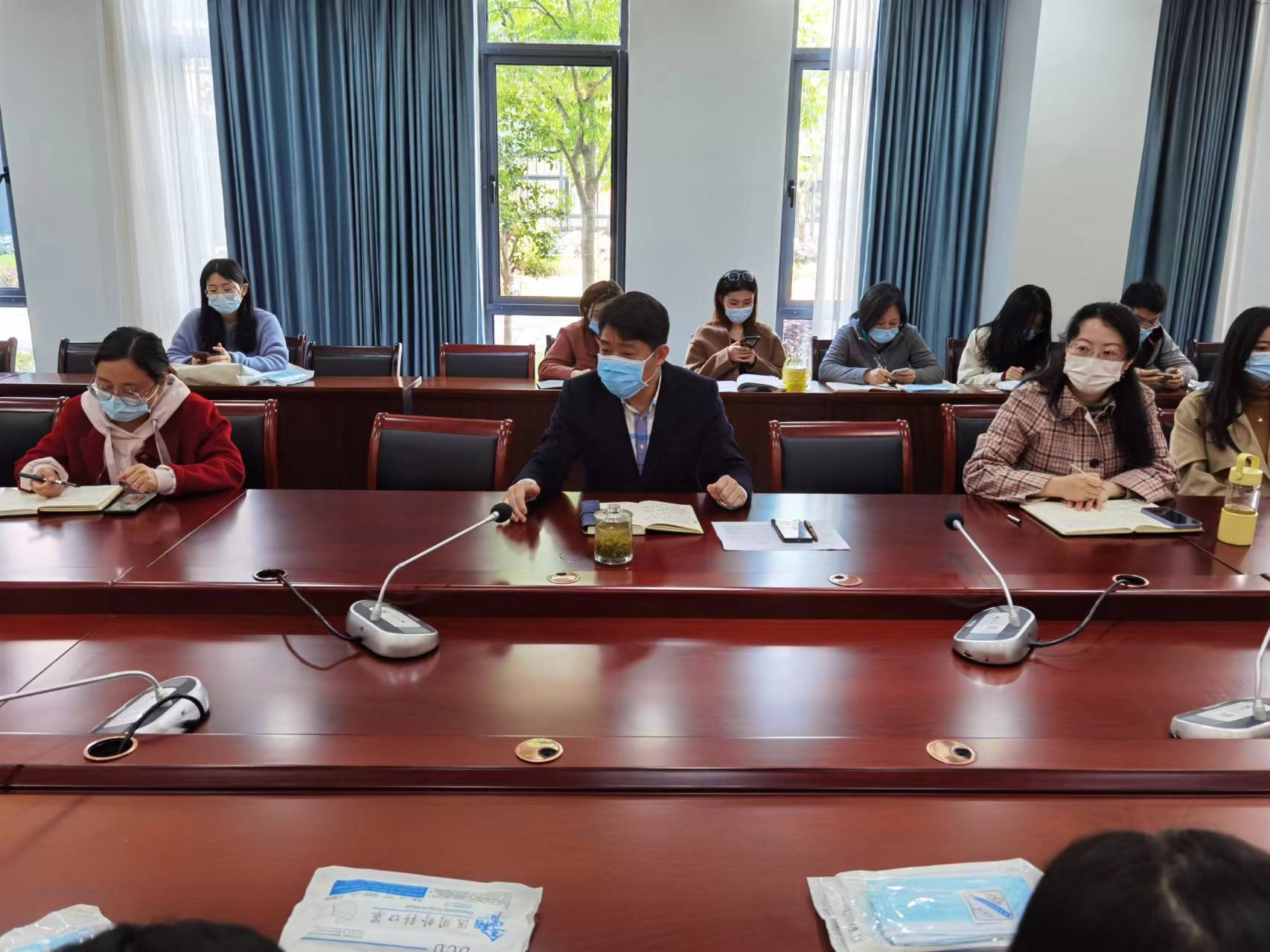 4.17“疫散花开，复课归来”——丁家庄第三小学复课会议_html_m7712d9a0.jpg