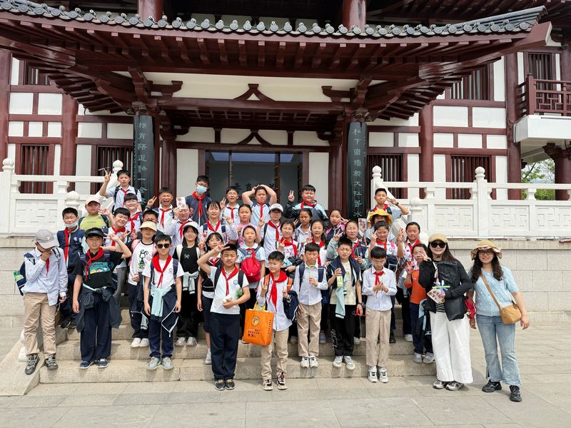 春季社会实践活动报道(1)_html_m3aec8efd.jpg