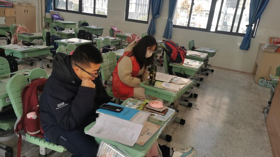 数学组第十七周集体备课活动侧记_html_m5d880e40.jpg