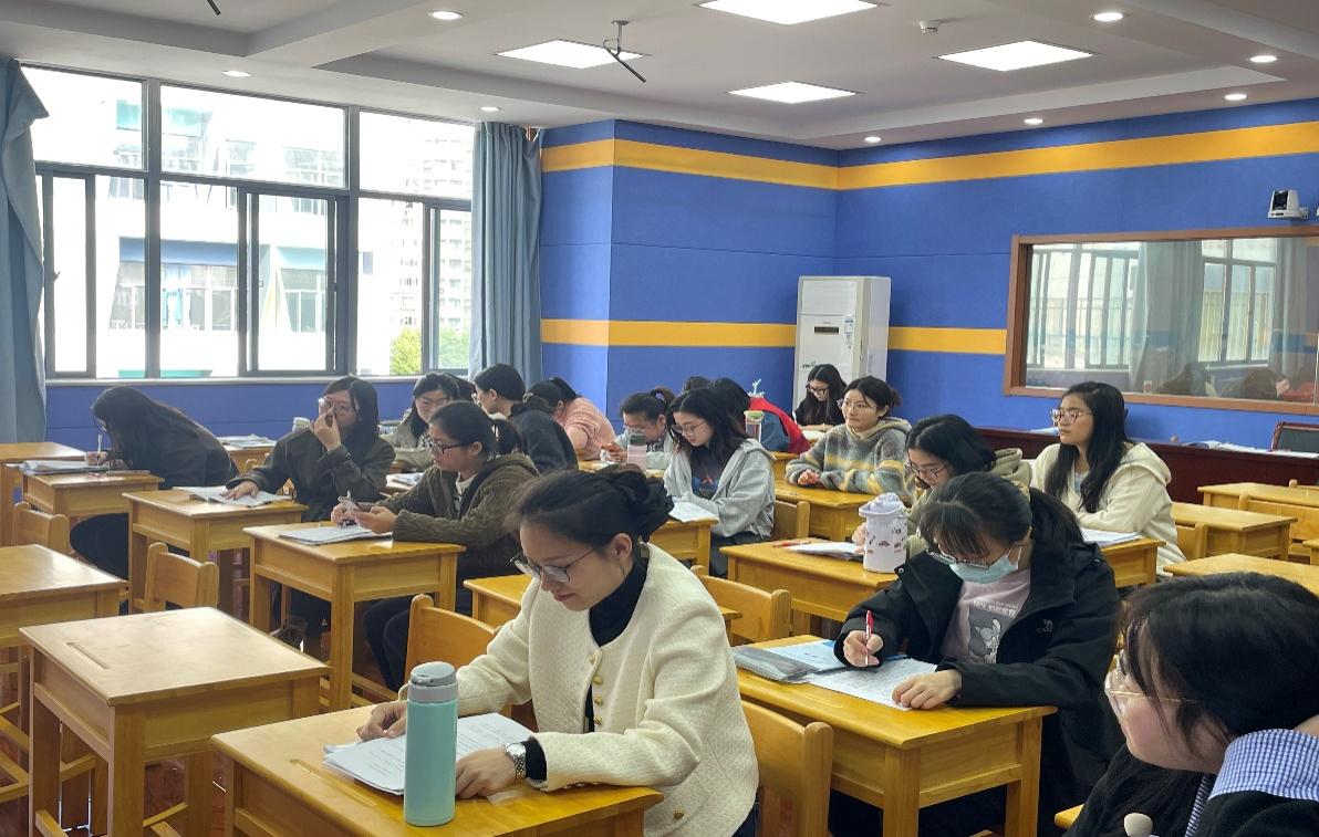 教”学路漫漫 “研”途皆风景 研讨课报道_html_m1cc7fed8.jpg