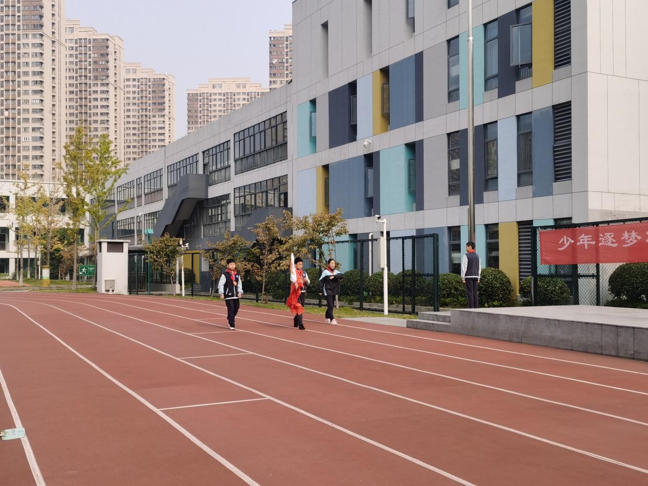 【正学丁三·德育】消防记心中 安全伴我行———丁家庄第三小学第十周消防月主题升旗仪式_html_mcefab5a.jpg
