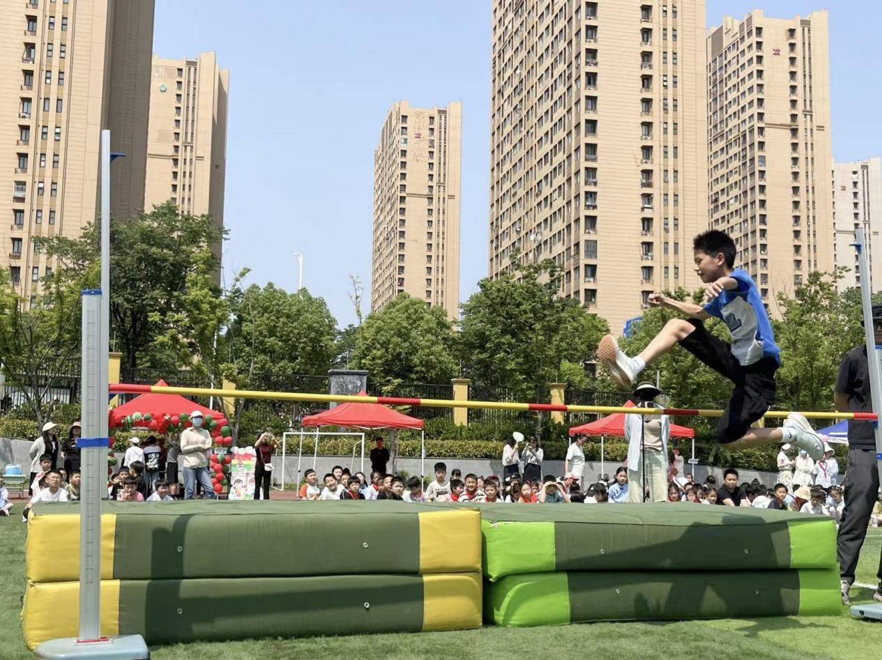 【正学丁三·教学】青春活力绽芳华，体育之光满校园 ——丁家庄第三小学第五届“艺之独秀”嘉年华“射苑”活动侧记_html_517f60fb.jpg