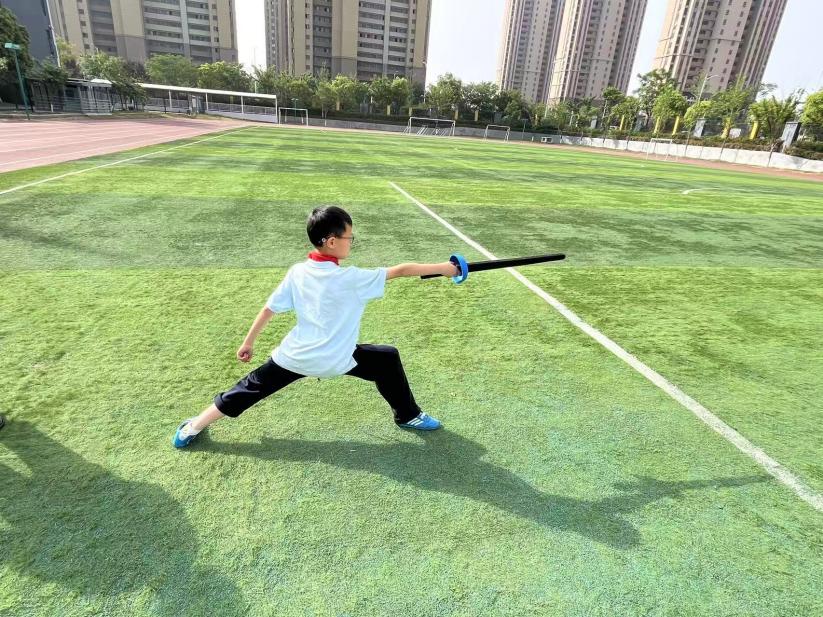击剑课报道(3)_html_m6b91bf16.jpg