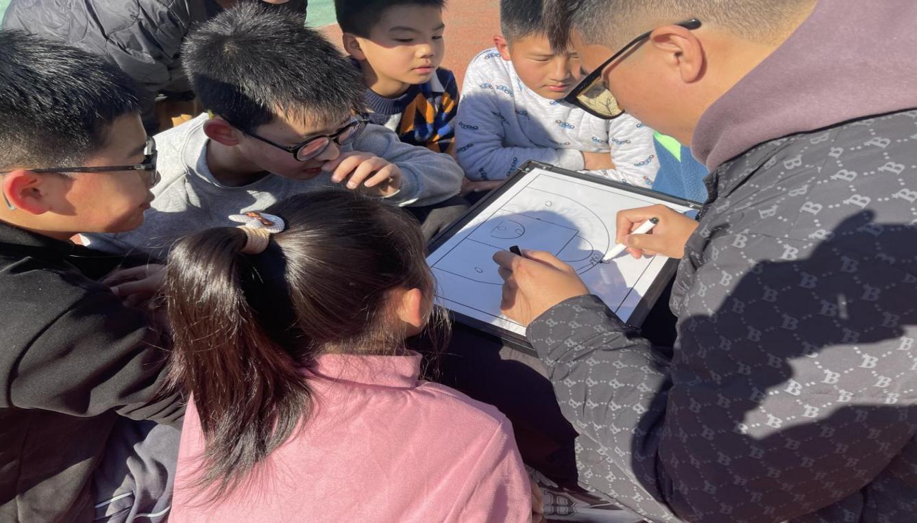 【正学丁三】学习身边榜样，激发奋进力量——南京市丁家庄第三小学榜样教师宣传活动侧记（八）_html_m31a2499f.jpg