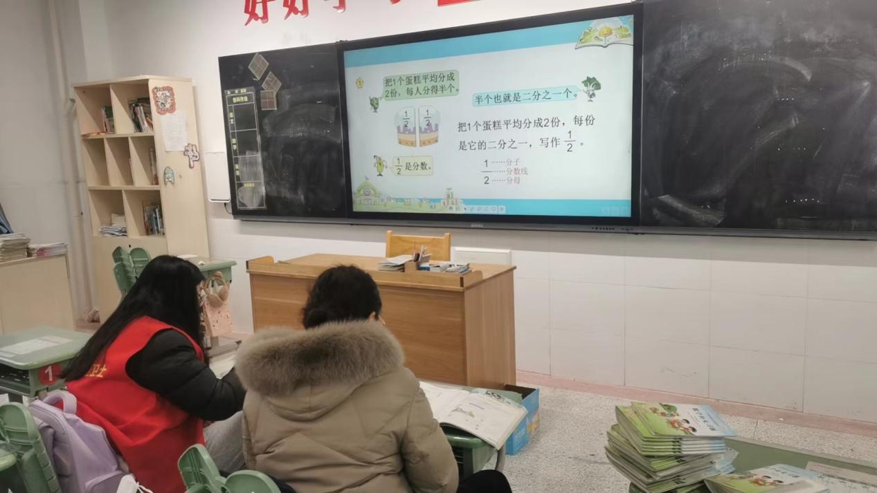 12.11第十五周数学集体备课报道_html_4a15d187.jpg