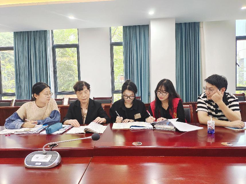 【正学丁三·教学】聚集体智慧 备精彩课堂—南京市丁家庄第三小学中段语文组集体备课活动侧记_html_m453a3534.jpg