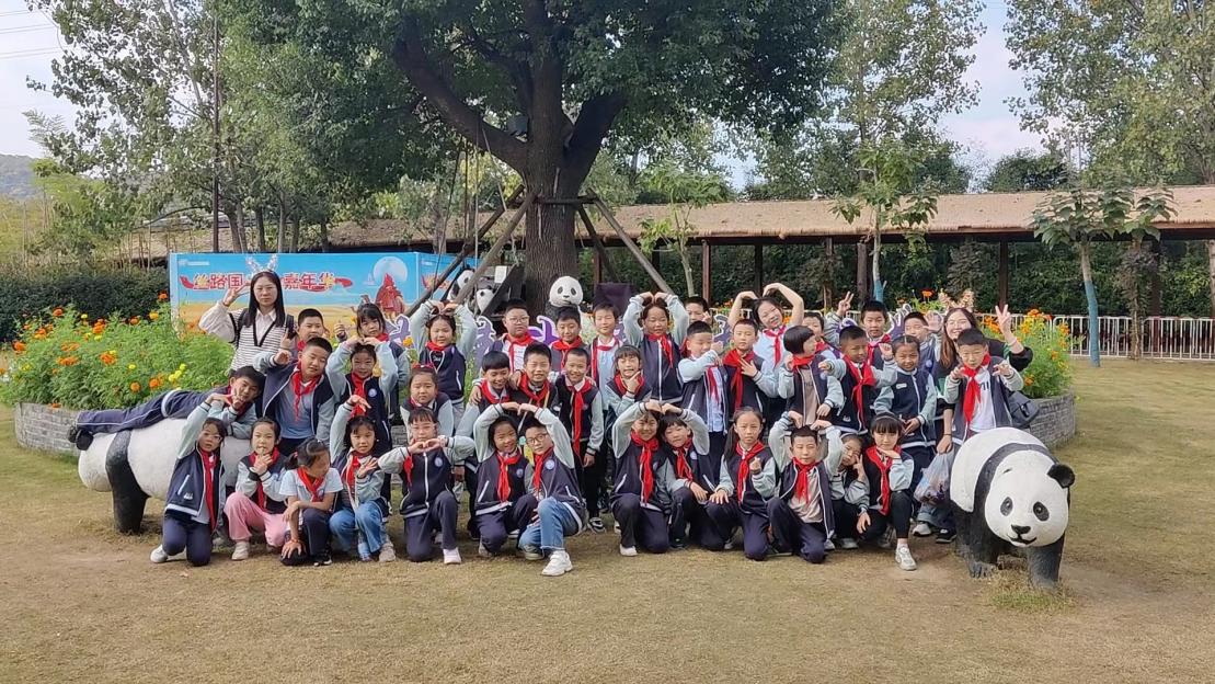 【正学丁三】学习身边榜样 激发奋进力量——南京市丁家庄第三小学榜样教师宣传活动侧记（六）docx_html_4e825292.jpg