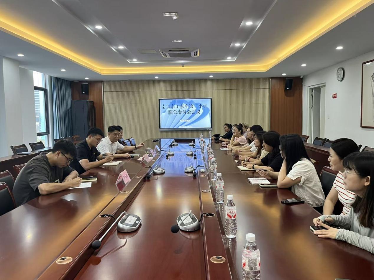1_【正学丁三·后勤】舌尖上的安全，我们一同守护——南京市丁家庄第三小学组织召开膳委会活动侧记_html_6b0abedc.jpg