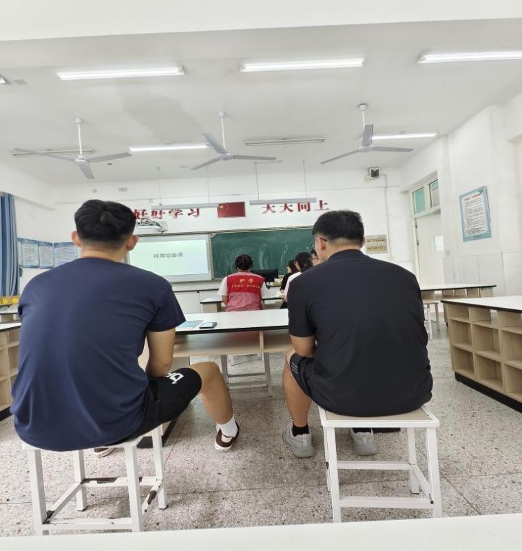 小学综合学科备课活动报道 (1)_html_m2fe411d8.jpg