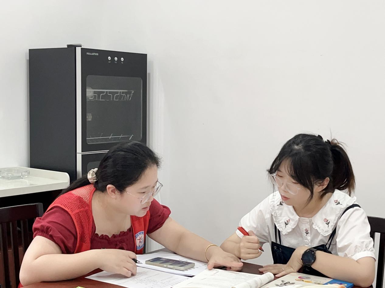 9.4数学组第二次集体备课活动侧记_html_269b8d24.jpg