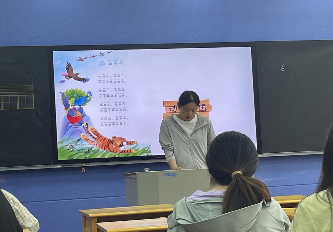 副本【正学丁三】教研促成长 谱写新篇章——丁家庄第三小学语文组校本研修活动侧记_html_1f917346.jpg