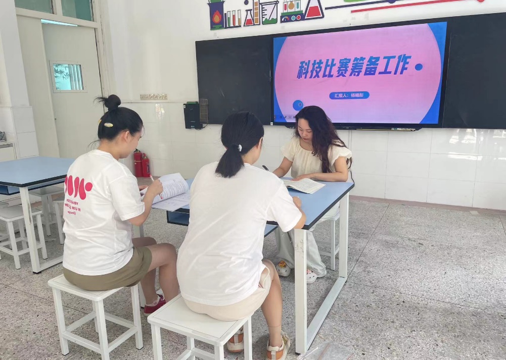 【正学丁三·教学】赋能启航，有“备”而来——丁家庄第三小学综合组备课活动_html_m3c3241fa.jpg