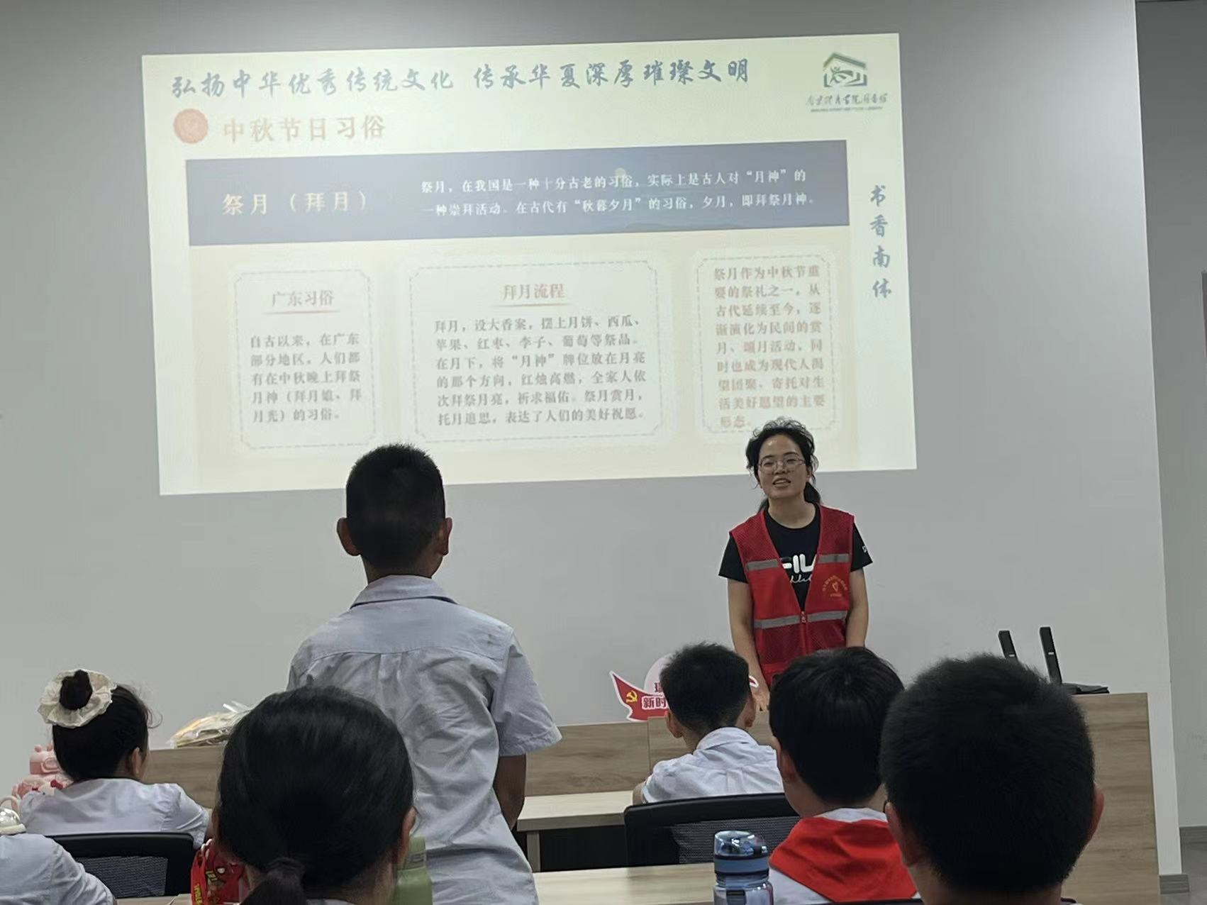 【正学丁三·德育】阅读之光点亮灯笼，共筑传统文化梦_html_m4d0017bd.jpg
