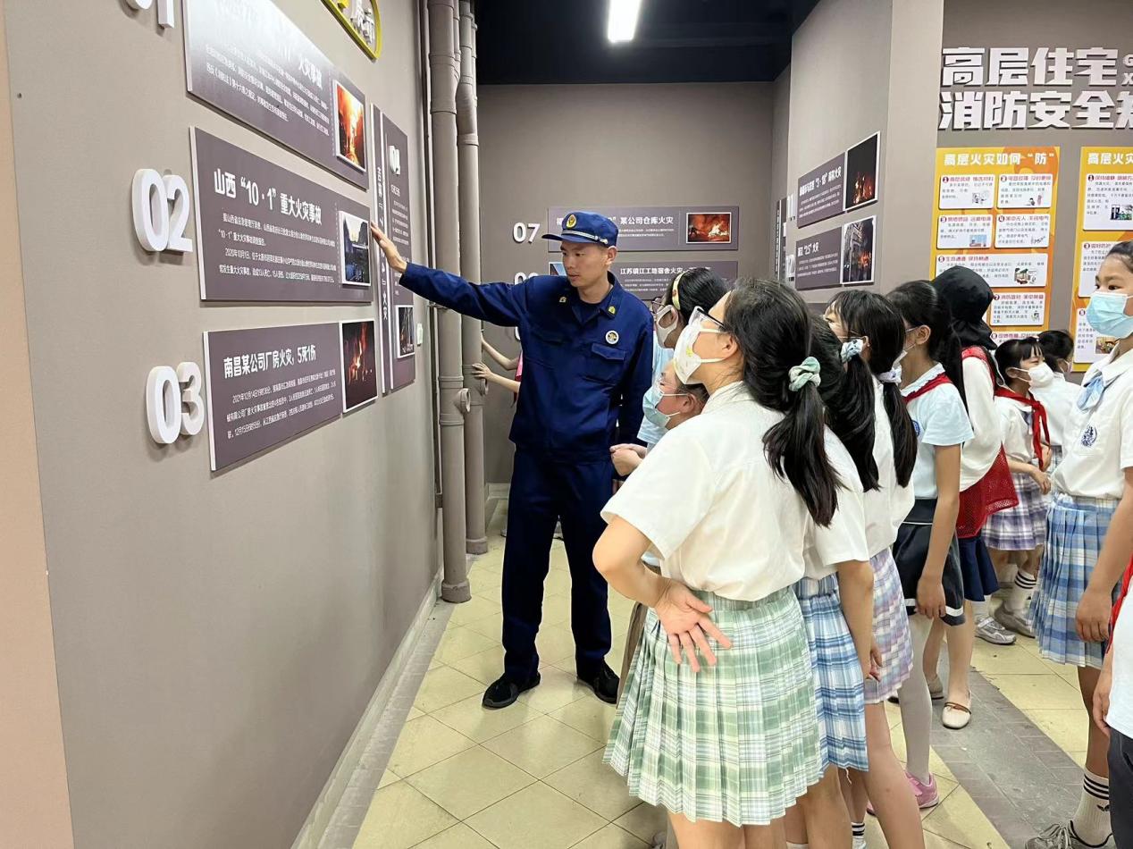 消防活动报道_html_747bbcd0.jpg