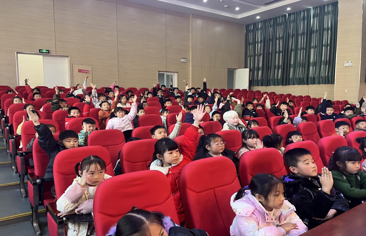 【正学丁三·教学】绘本润心灵，快乐共分享——南京市丁家庄第三小学一年级读书节展示活动(1)_html_e5c13ad.jpg