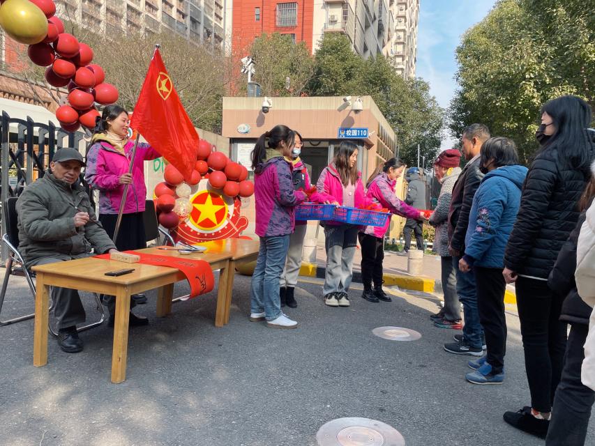 翰墨飘香送祝福 情暖园区喜迎春_html_f999556.jpg