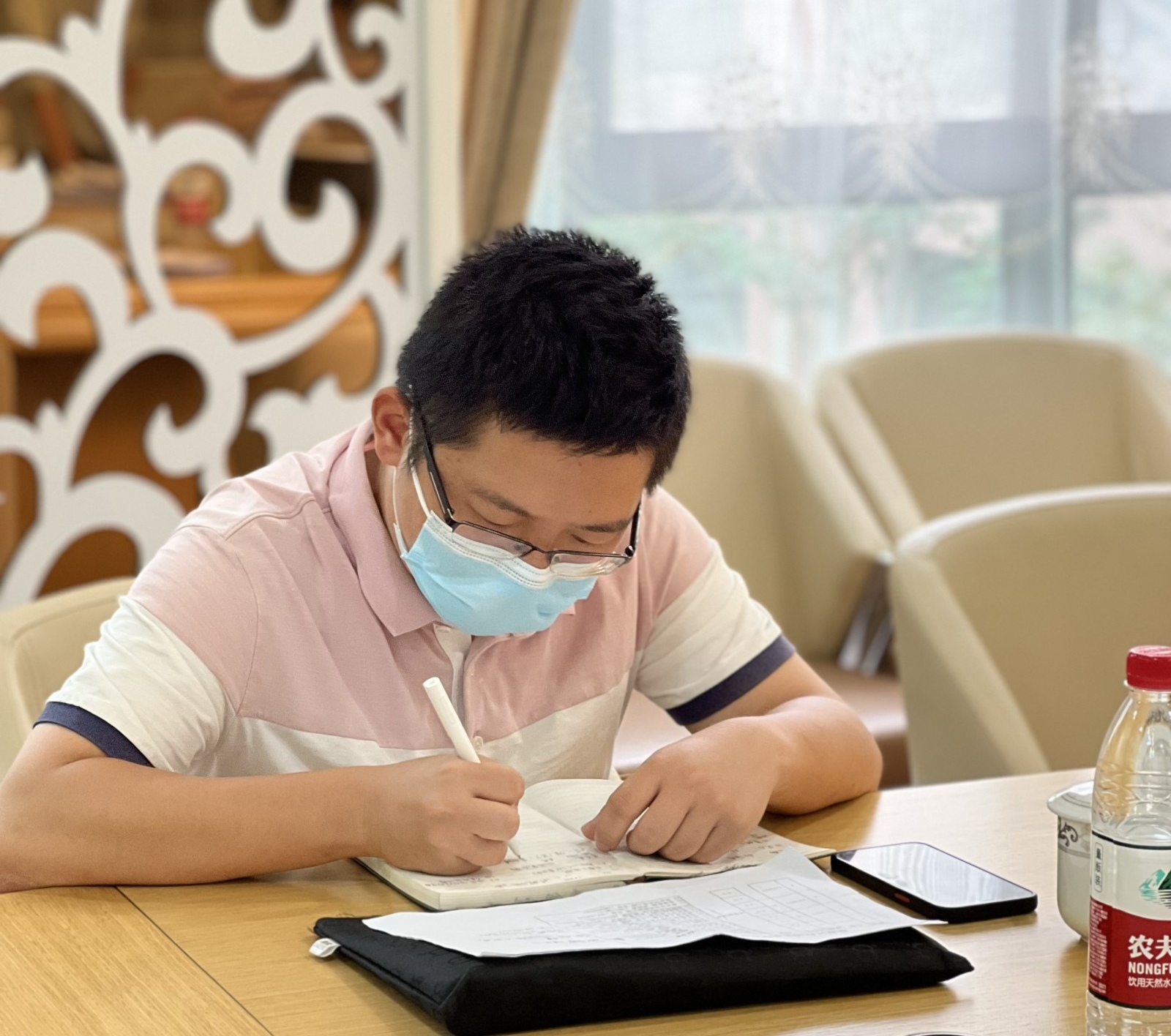 （生命迈幼.安全第一）迎联合检查 促安全防范 ——记迈幼一园迎栖霞区校园安全联合检查(1)_html_7350973f.jpg