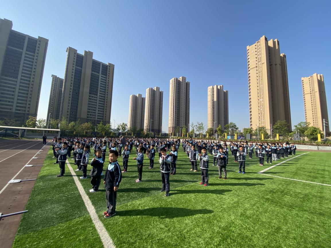 参观小学新闻稿(1)_html_m5bda6f.jpg