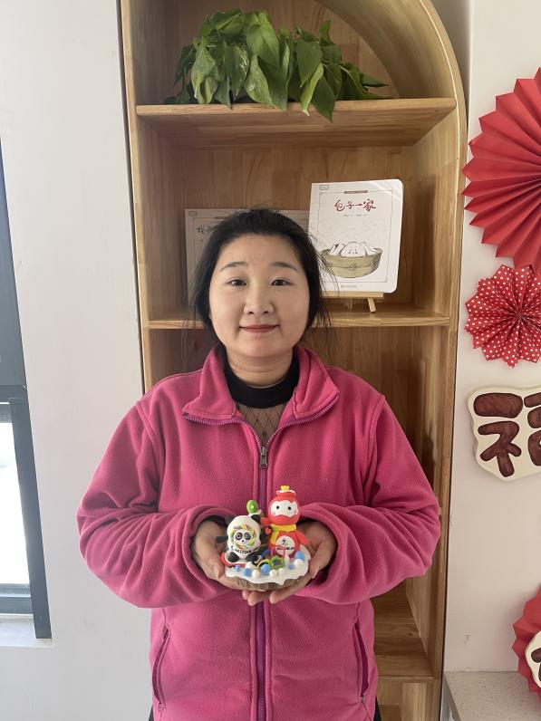 【生命迈幼·教师风采】“巧手展风采，共燃冬奥情”——迈幼嘉誉山园保育员冬奥主题手工制作评比_html_3dc7d99e.jpg
