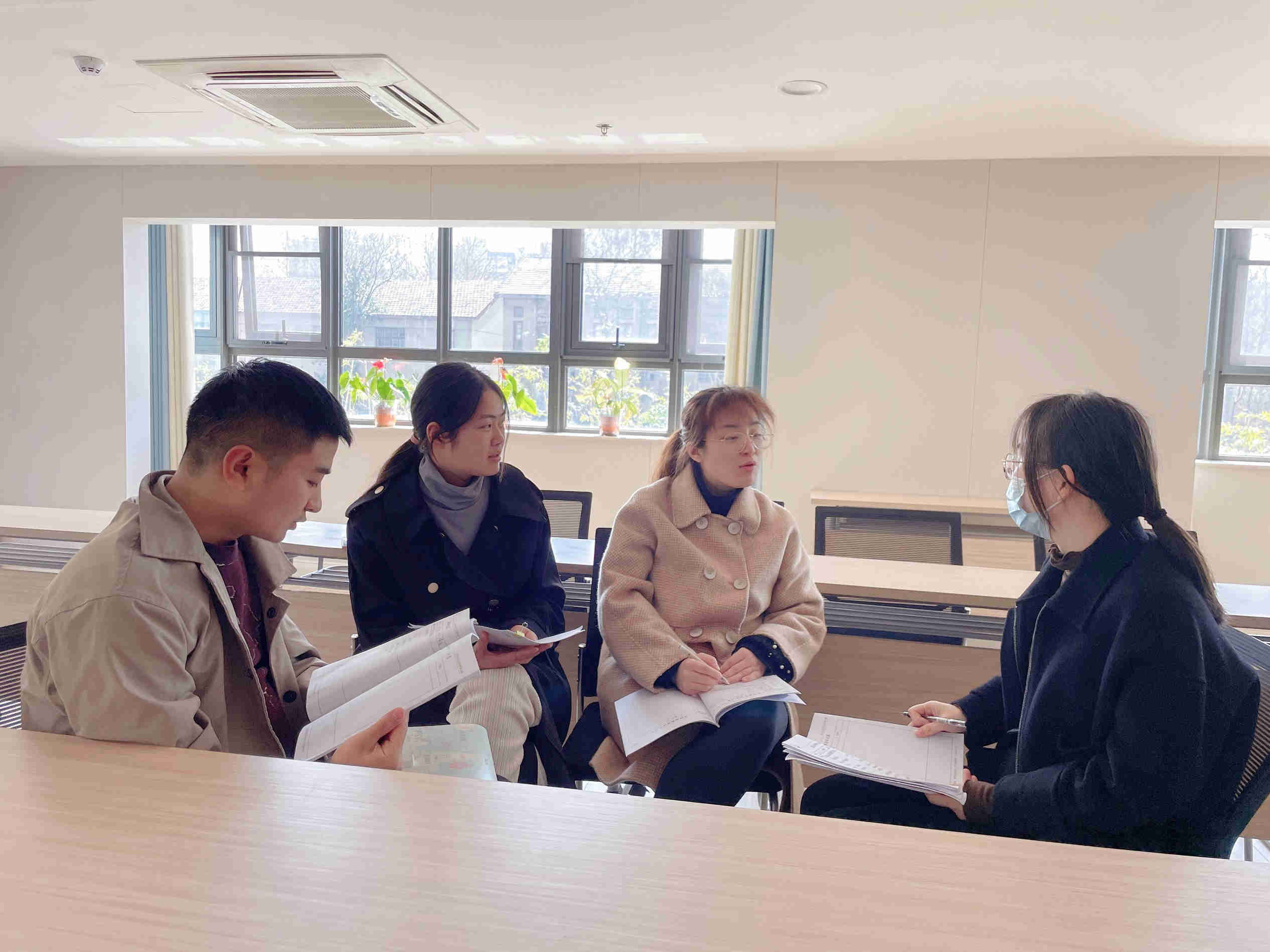 【生命迈幼•教学动态】“爱在细节，德润幼苗”(2)(2)_html_4d57e075.jpg