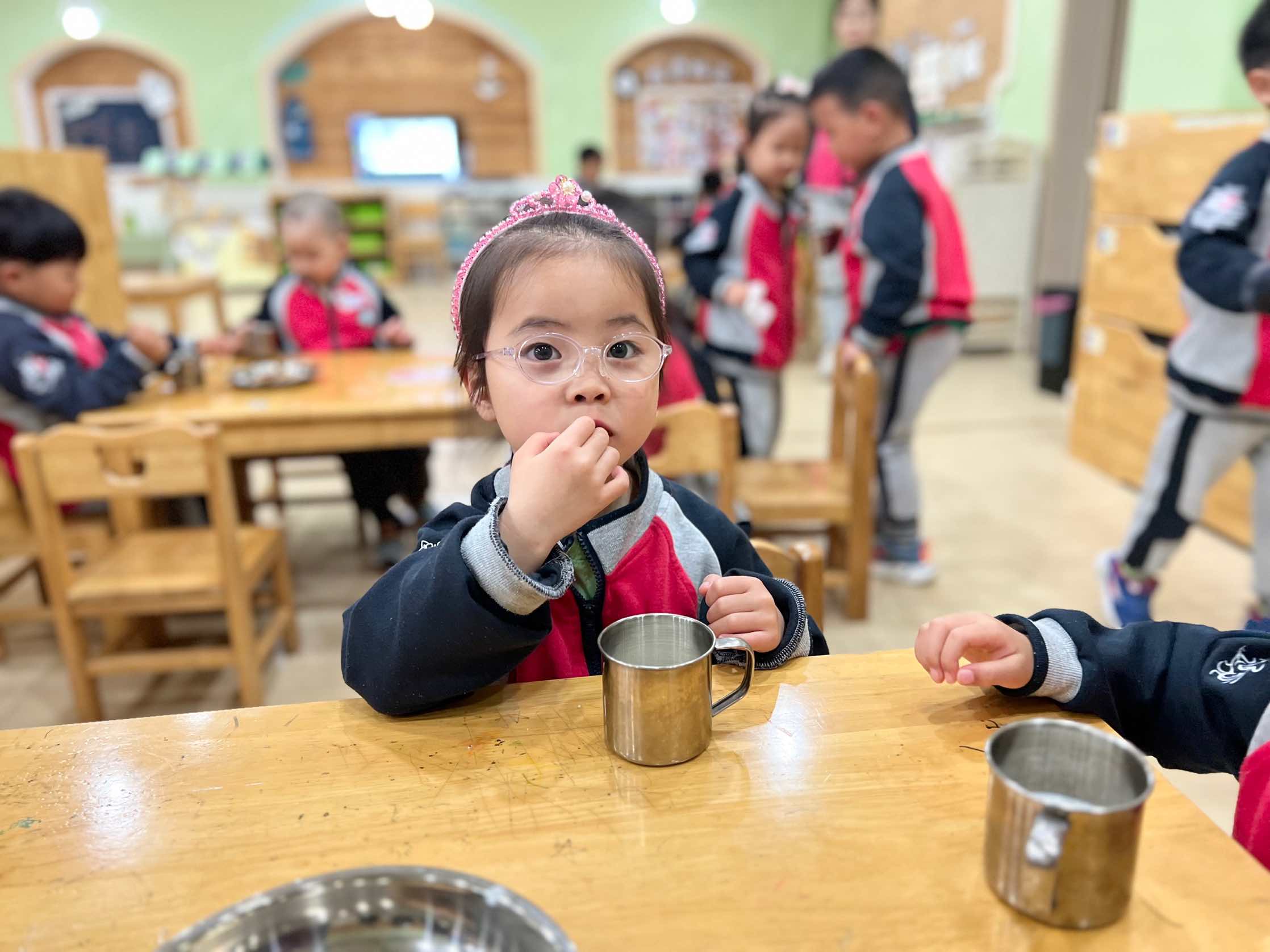 生命迈幼·校园新闻】“伴”日有约，“游”见精彩——迈幼一园小班家长开放日 (2)(1)(1)_html_m6940c09f.jpg