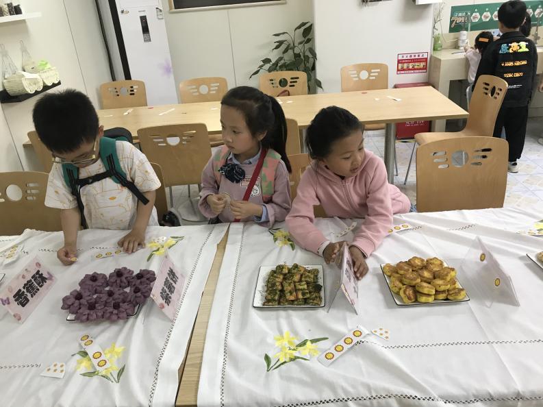 2021.5.27 戚虹 【生命迈幼】点心虽小，爱意满满2021.5.21_html_mc34627d.jpg