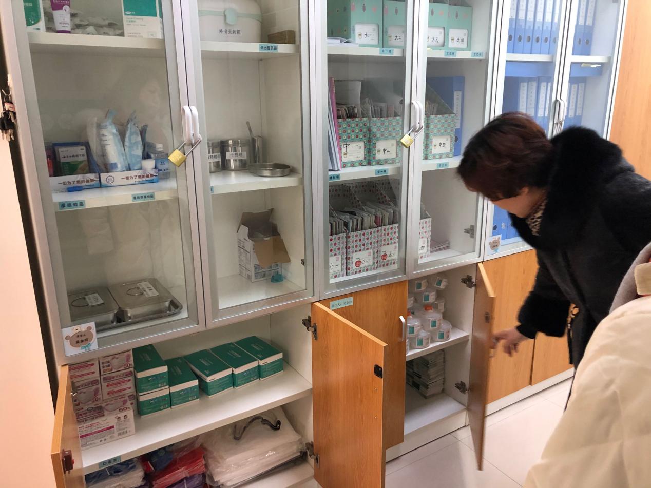 【幼教督学】 疫情当前严检查 筑牢健康防线墙_html_60e9e484.jpg