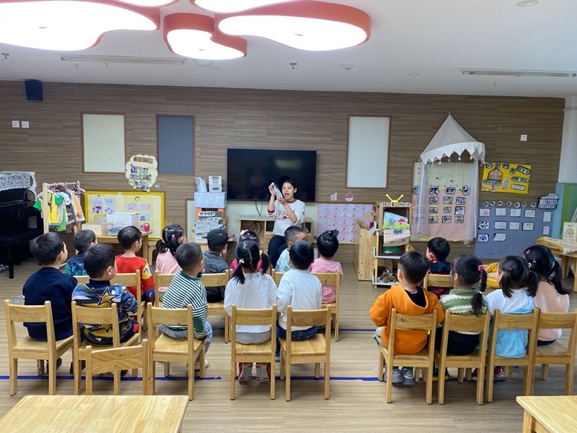 【生命迈幼·教育教学】赛课展风采，磨砺见成_html_661516a3.jpg