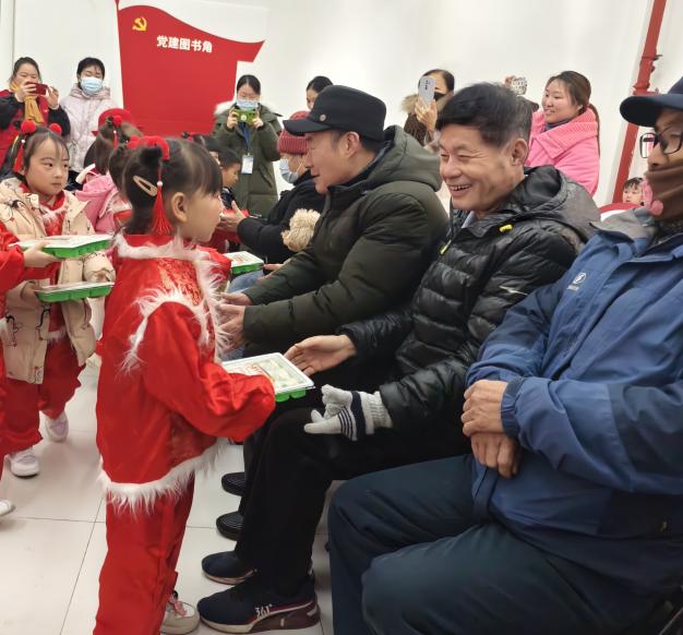 【生命迈幼 进社区】迈幼三园 冬至进社区_html_m30ea747.jpg