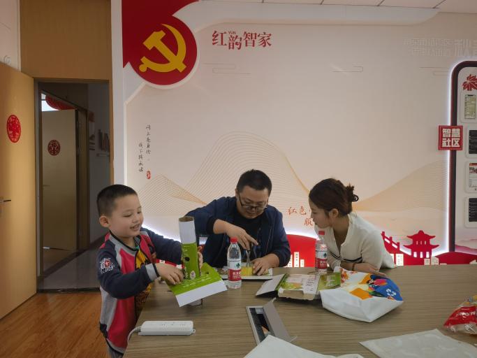 “点滴做起，变废为宝”大一班资源活动_html_m15111170.jpg