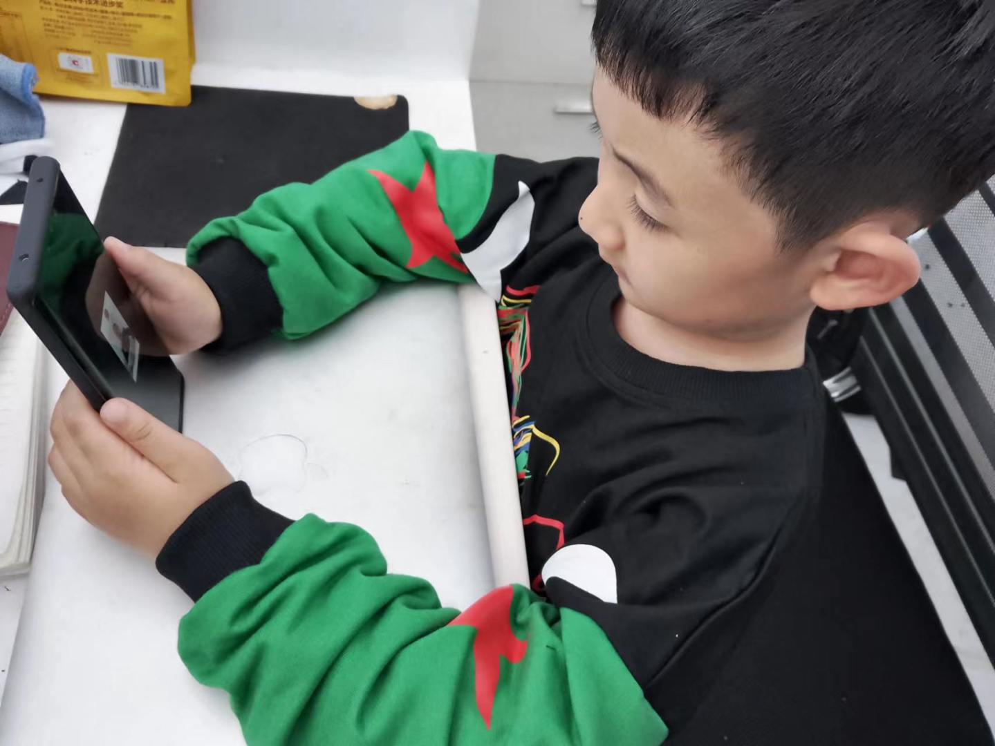 国家安全，铭记于心——迈皋桥幼儿园开展“全民国家安全教育日”系列专题活动新闻稿 张迪_html_m7df4f91b.jpg