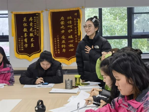 2023.2.23师德师风学习暨党员冬训学习会——迈幼嘉誉山分园_html_25bcfe07.jpg