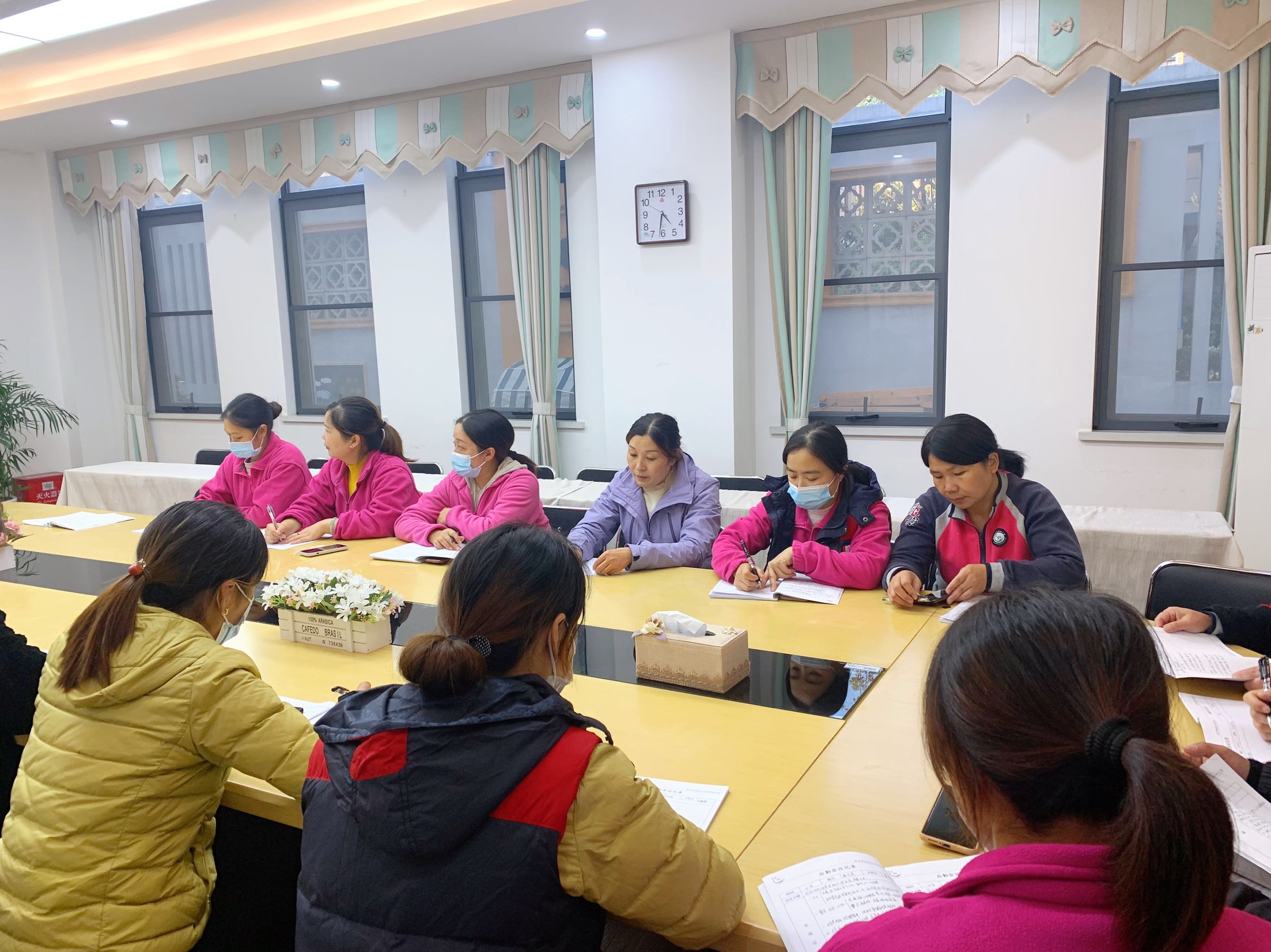 校园安全专项会议(1)_html_1d9a45f0.jpg