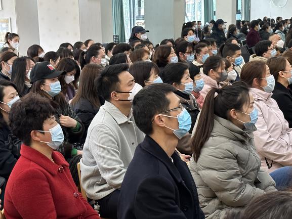 家长学校报道_html_2e8109f5.jpg